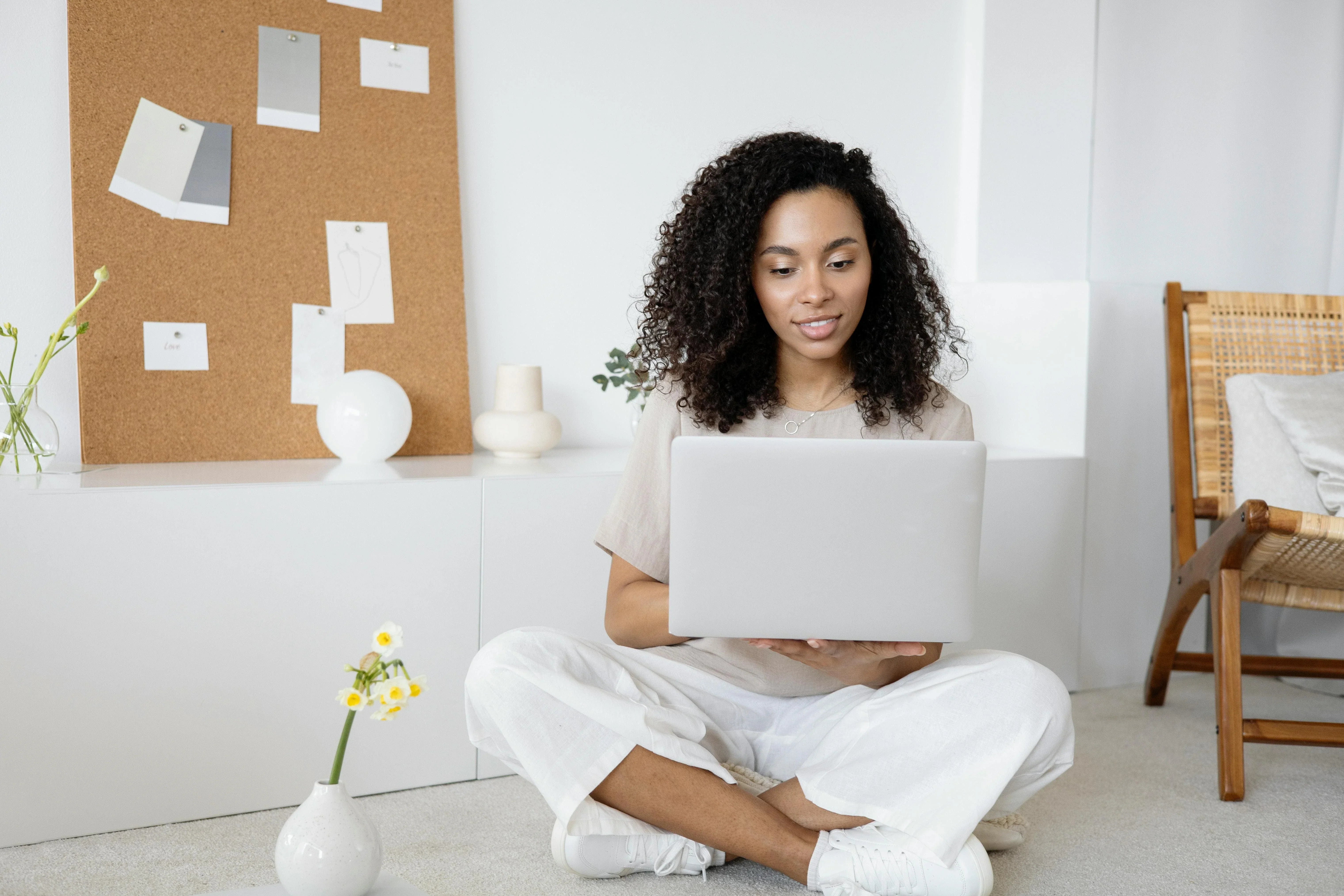 Aménagement bureau télétravail : 12 astuces pour améliorer votre confort et votre productivité