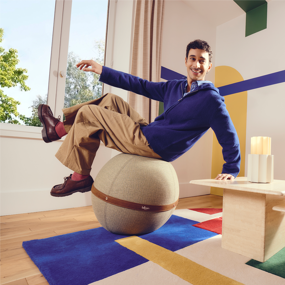 Homme avis sur un ballon Bloon